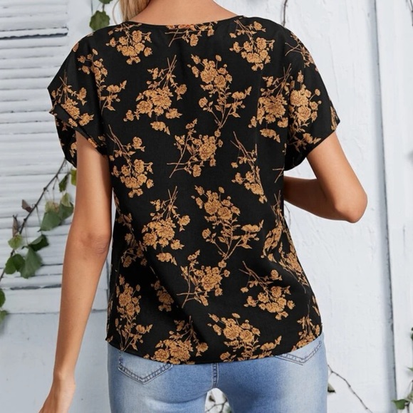 Floral V-Neck Blouse - Picture 3 of 5